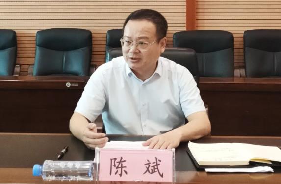 陳斌簡歷：河池市環(huán)江縣委書記陳斌，曾任河池市政府黨組成員、秘書長，統(tǒng)計局局長